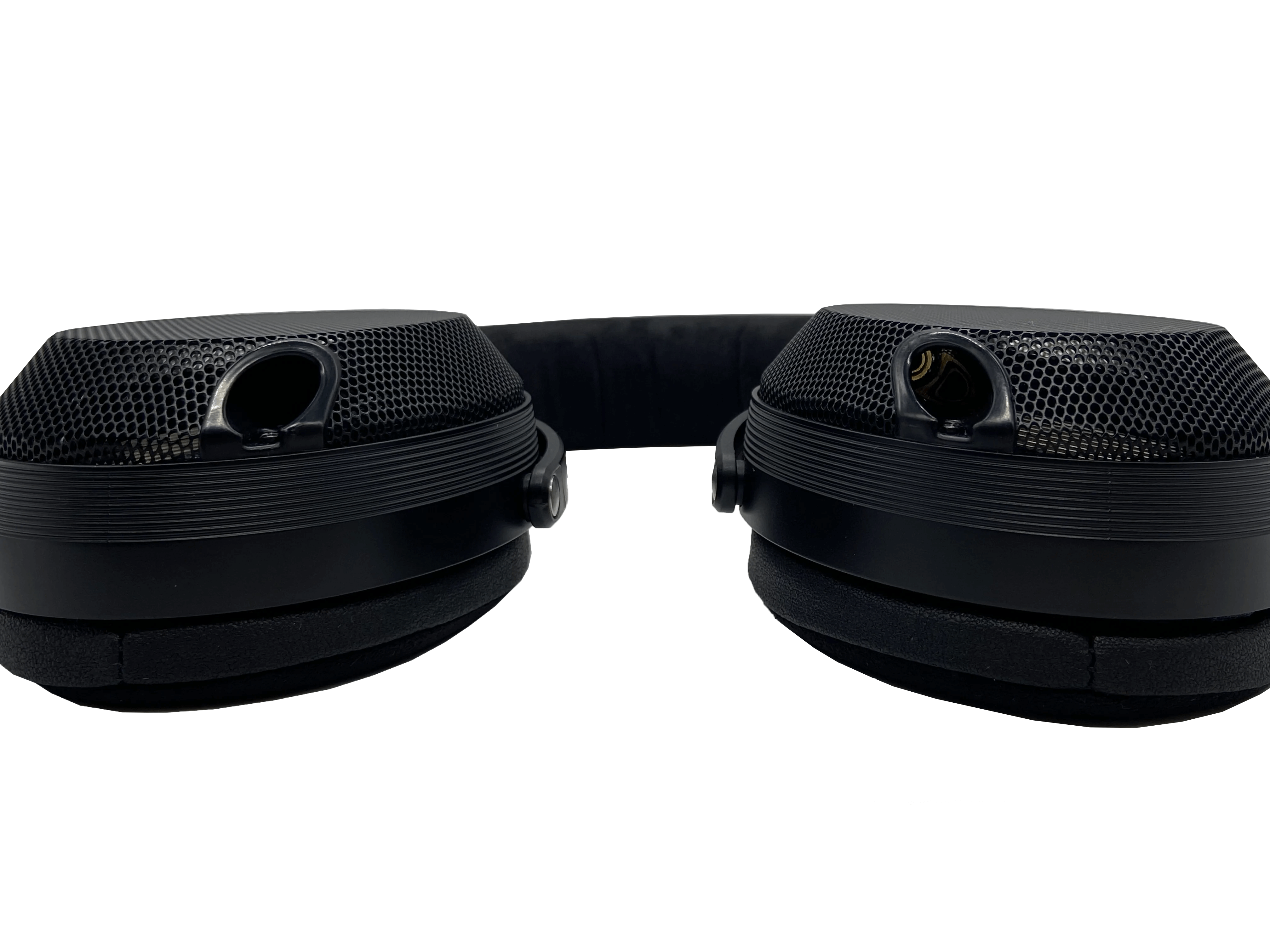 Open Back vs Closed Back Headphones: Which Should I Buy?