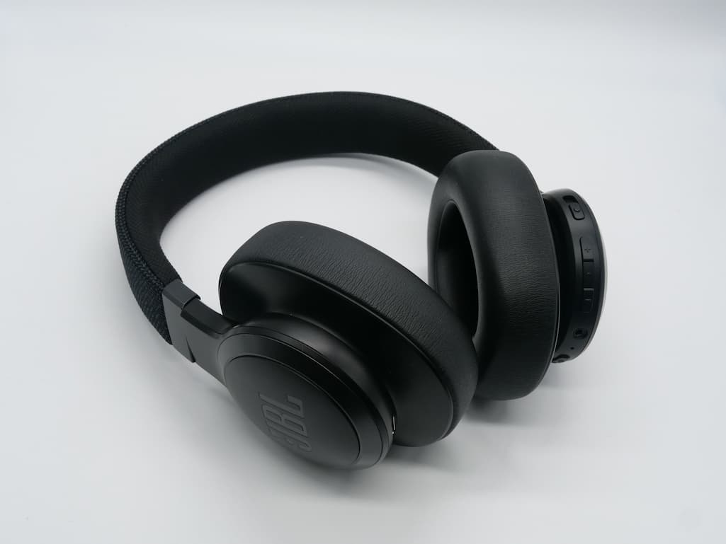 JBL Live 660NC