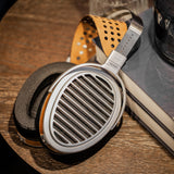Fones de ouvido magnéticos planares furtivos Hifiman HE1000 (última edição)